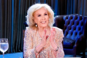 Mirtha Legrand celebra sus 99 años con 60 invitados y dos vestidos de gala
