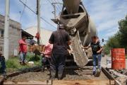 Necochea recibirá fondos provinciales para obras de bacheo e iluminación tras gestiones del intendente