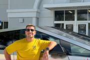 Polémica en el Congreso: un diputado libertario llegó en una Tesla Cybertruck de más de 100 mil dolares