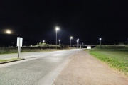 Lobería iluminó sus accesos mientras crecen los reclamos en Necochea