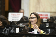 “Las familias se endeudan para pagar comida y servicios”: la advertencia de Jimena López