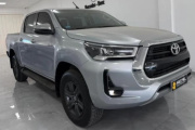 A punta de pistola y a plena luz del día: robaron una Hilux en Quequén