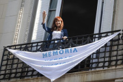 “Jamás me doblegaré”: Cristina denunció su proscripción y prometió “volver a caminar juntos”