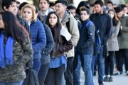 El empleo, el peor frente social del Gobierno de Milei: crecen la informalidad y la vulnerabilidad juvenil