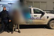 Detuvieron a un hombre con pedido de captura y a otro que tenía un revólver con la numeración borrada