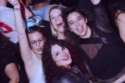 Dos noches para celebrar la amistad en Necochea: música retro y cumbia en vivo