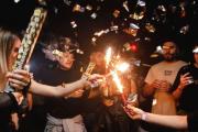 Cumpleañeros de julio festejan gratis este viernes: pizza libre, música y baile en WO