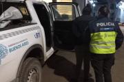 Un allanamiento conectó vehículos robados, armas y ocho causas
