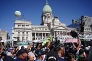 Marcha al Congreso contra la ley que elimina los topes a la compra de tierras por extranjeros