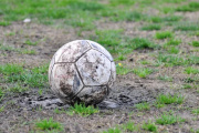 La lluvia “ahogó” el fútbol local