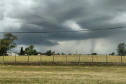 Tormentas fuertes y ráfagas que podrían superar los 80 km/h: doble alerta este jueves en Necochea