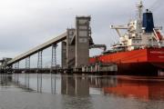 Tensión en Bahía Blanca: denuncian 400 camiones demorados en el puerto
