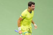 Mariano Navone hizo historia: venció a Djokovic en cinco sets y logró la victoria más grande de su carrera