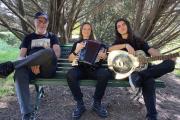 Joana Gieco y Alejo León: entre la música propia, sus proyectos individuales y acompañar a León Gieco