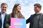 Kicillof vuelve a Lobería: entregará escrituras, 77 netbooks y equipamiento