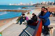 Finde largo: viajaron casi 1,5 millones de turistas, pero cayó el gasto total