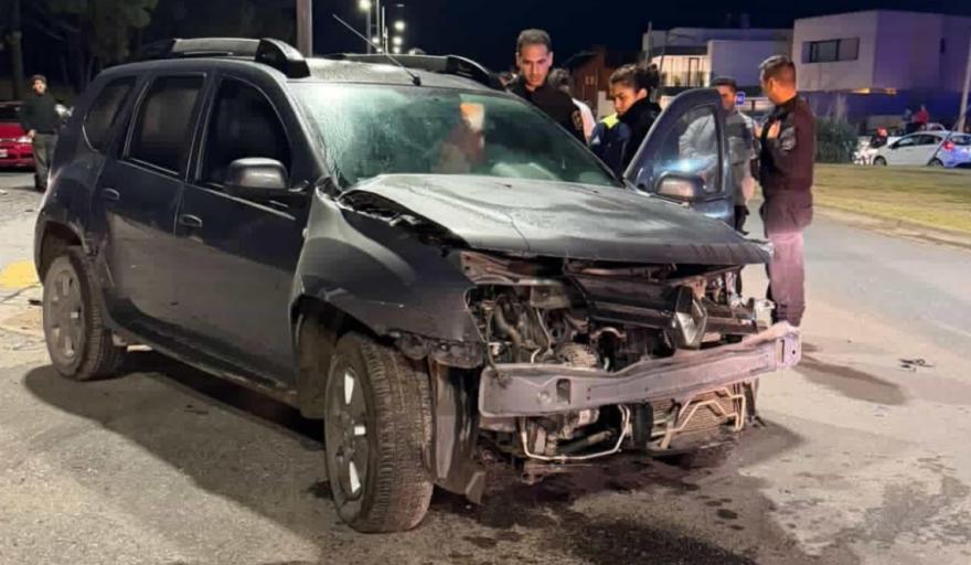 Borracho al volante: protagonizó un accidente, se negó a hacerse el test de alcoholemia y terminó la noche en un boliche