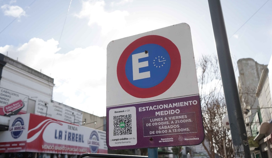 El Concejo aprobó reducir el estacionamiento medido y Rojas anticipó que podría vetarlo