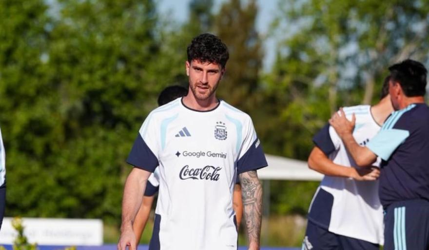 Senesi ya se entrena con Argentina tras la baja de Balerdi y la preocupación por la defensa