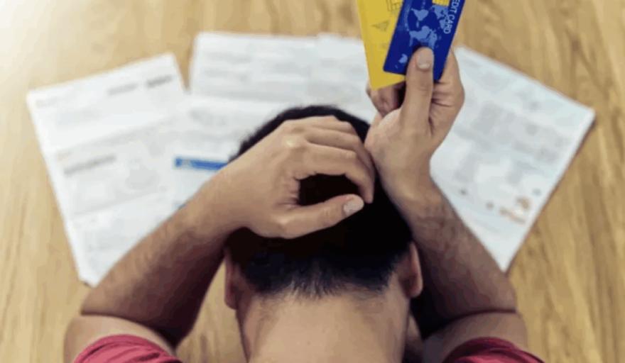 De pagar gastos con deuda a quedar afuera: la mora golpea a 7 millones
