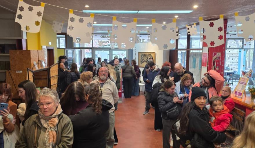 Una tarde para volver a la tierra: el Centro Cultural se llenó en la Suelta de Semillas